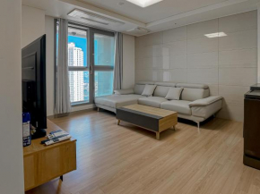 E 2BR 60m2 Newly Built High Floor APT 2min to Hyundai Outlet Triple St 2Free Parking